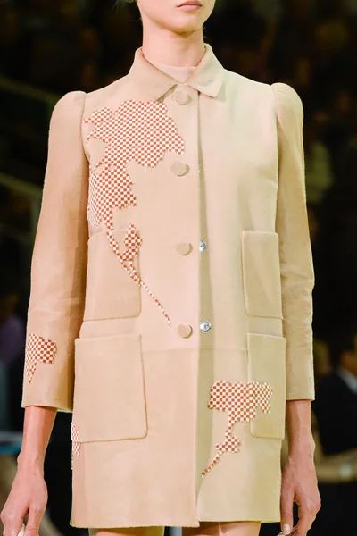 Look 80